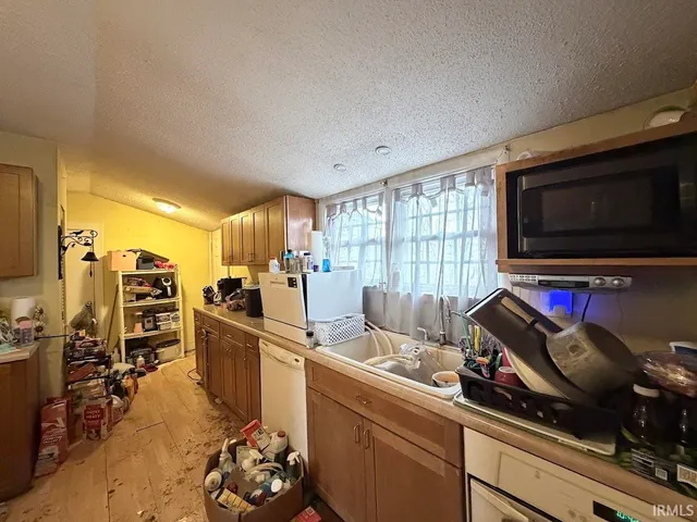 $99,900 | 2212 East Greenville Pike, Winchester, IN 47394