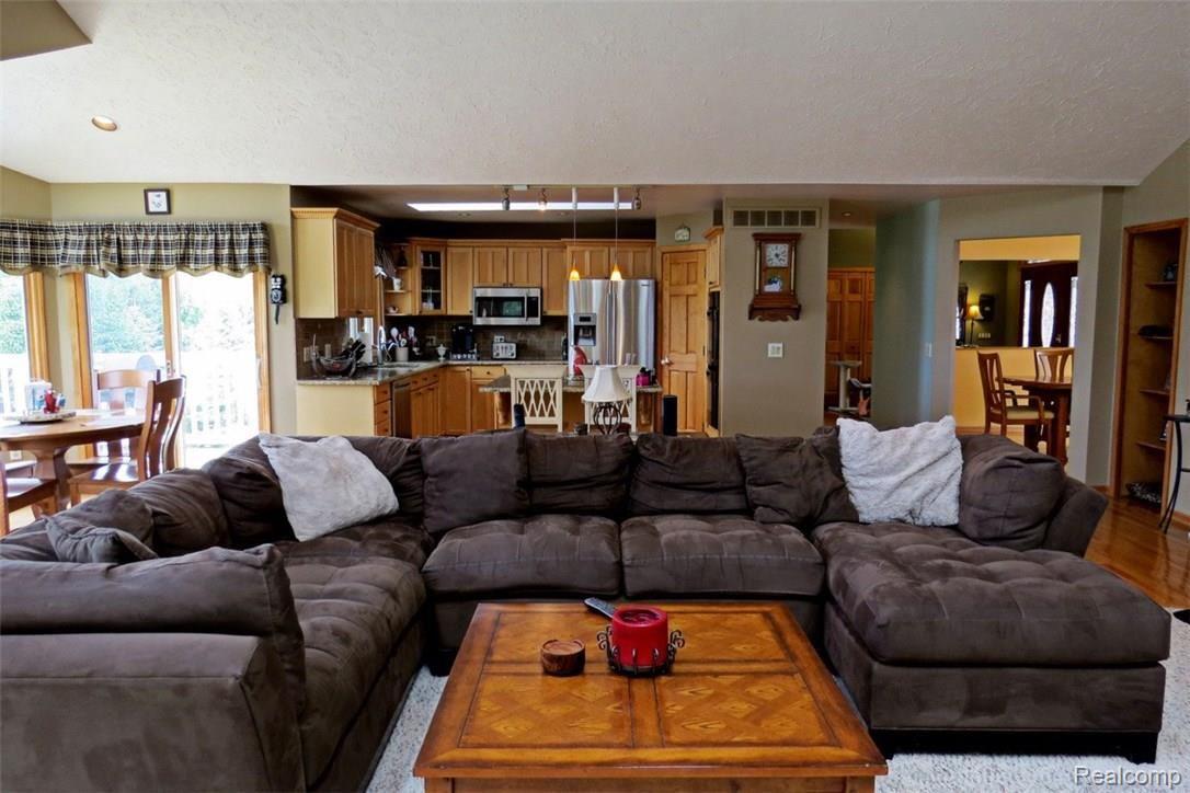 942 South Kern Road Fowlerville, MI 48836 - Photo 23 of 77 09-IMG_3744.JPG