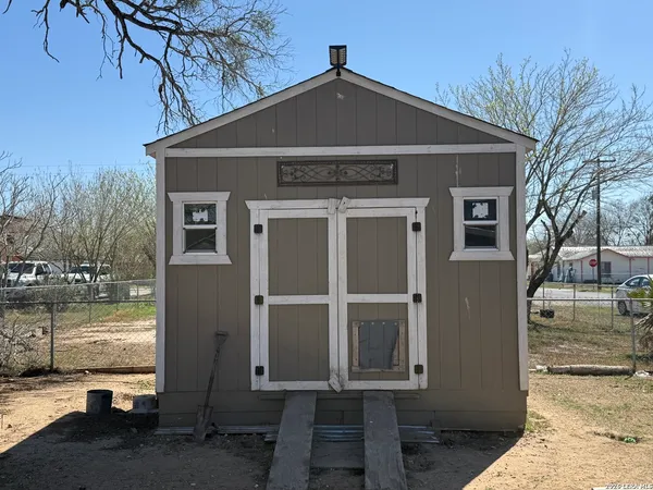 $280,000 | 316 Welhausen, Poth, TX 78147