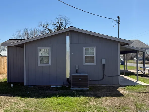$280,000 | 316 Welhausen, Poth, TX 78147