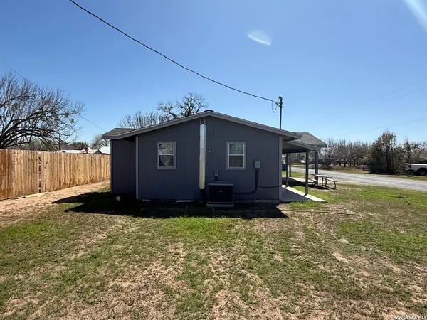 $280,000 | 316 Welhausen, Poth, TX 78147