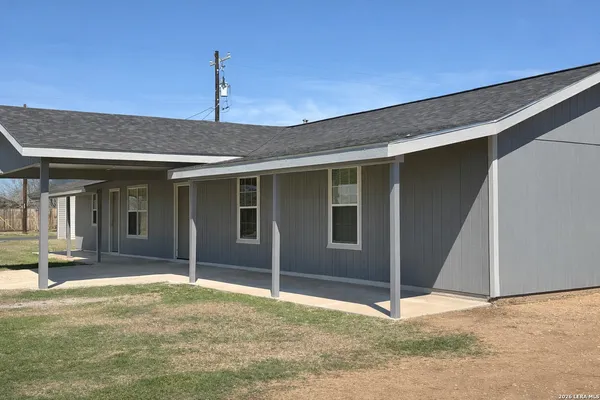 $280,000 | 316 Welhausen, Poth, TX 78147