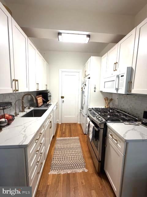 2040 Belmont Road Northwest, Unit 436 Washington, DC 20009 - Photo 7 of 22 Galley Kitchen