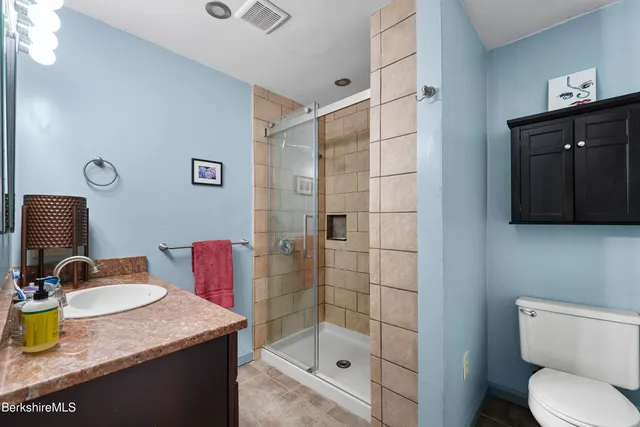 $425,000 | 1592 County Road, Sheffield, MA 01230