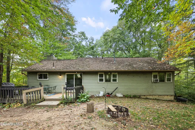 $425,000 | 1592 County Road, Sheffield, MA 01230