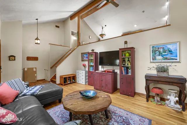 $425,000 | 1592 County Road, Sheffield, MA 01230