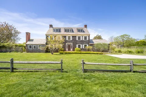 a view of building with outdoor space