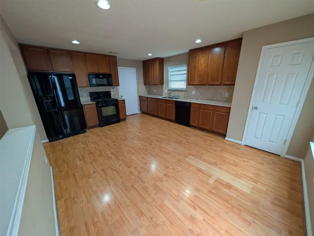 $1,910 | 29222 Legends Green Drive, Spring, TX 77386