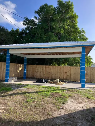 $3,000 | 949 30th Street, West Palm Beach, FL 33407