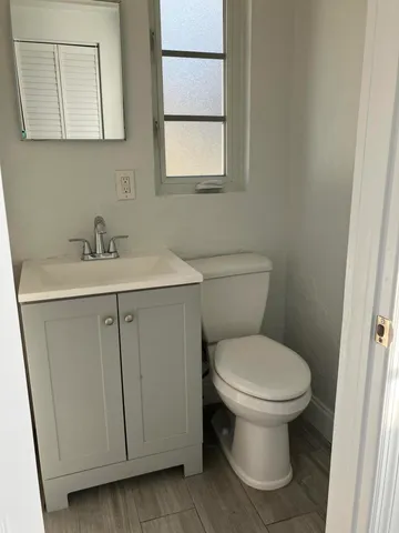 $3,000 | 949 30th Street, West Palm Beach, FL 33407