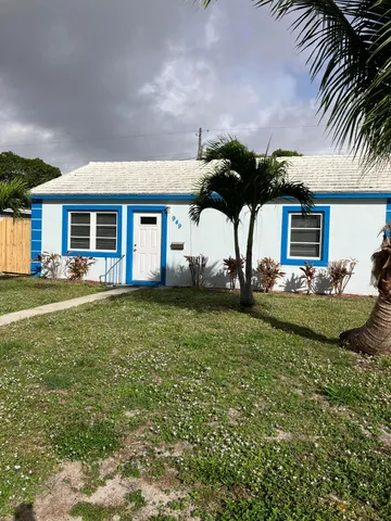 $3,000 | 949 30th Street, West Palm Beach, FL 33407
