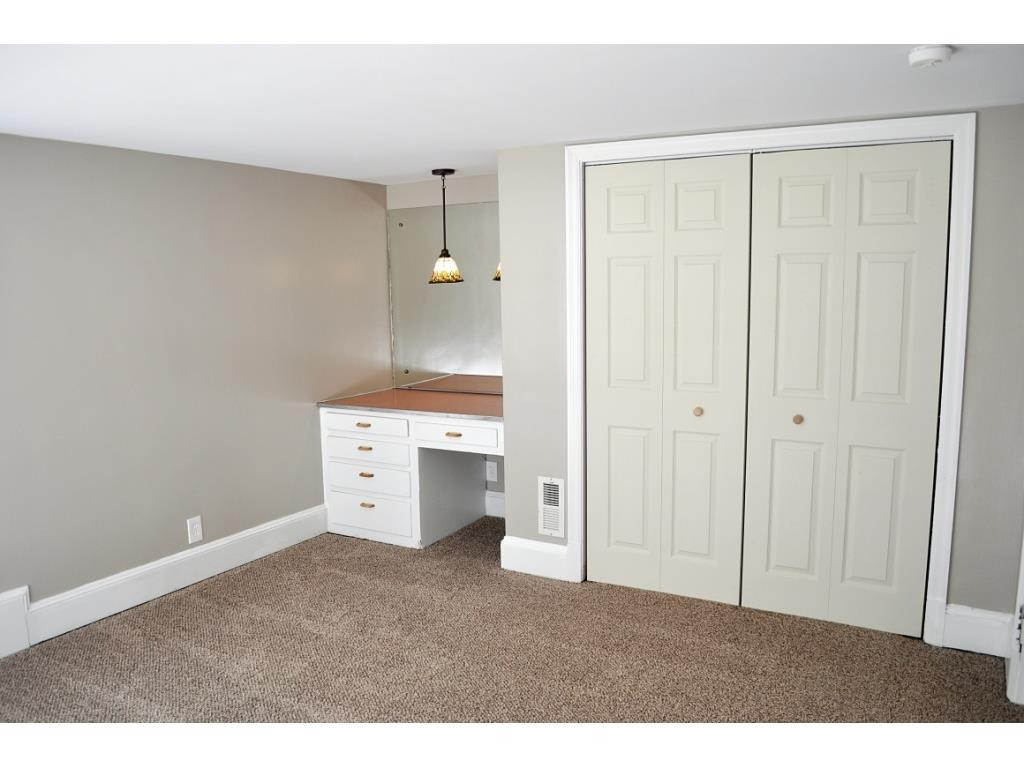 1542 Overbrook Road Burlington, NC 27215 - Photo 4 of 24 Gallery Image 4