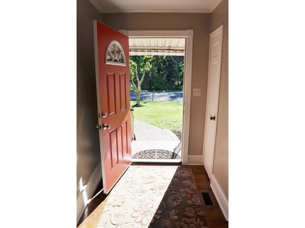 1542 Overbrook Road Burlington, NC 27215 - Photo 6 of 24 Gallery Image 6