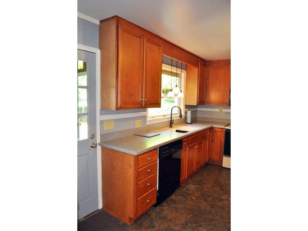 1542 Overbrook Road Burlington, NC 27215 - Photo 10 of 24 Gallery Image 10