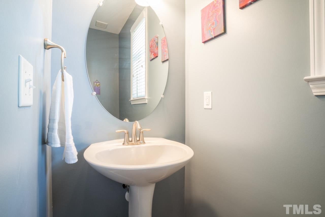 10115 Raven Tree Drive Raleigh, NC 27617 - Photo 12 of 28 Gallery Image 12