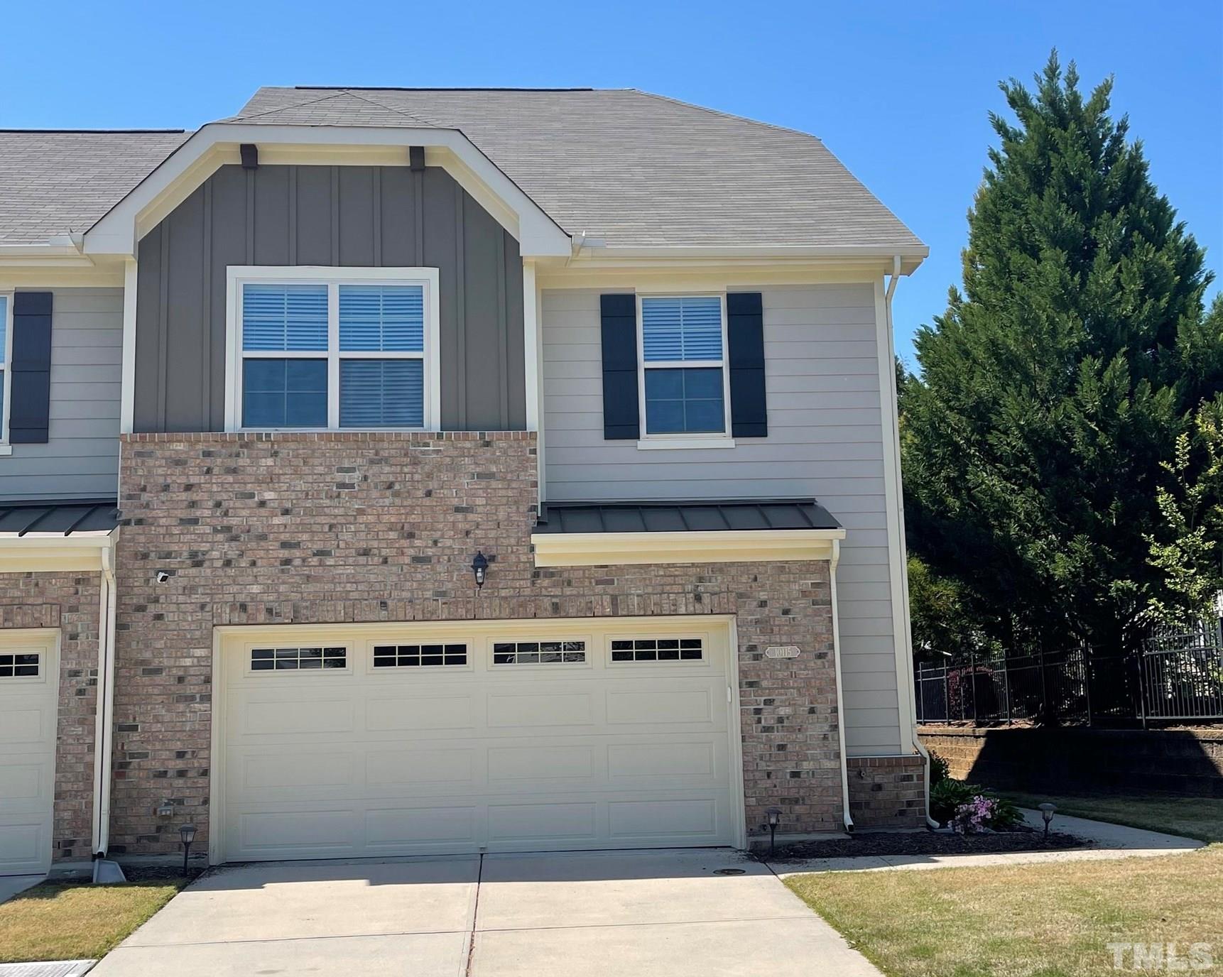 10115 Raven Tree Drive Raleigh, NC 27617 - Photo 3 of 28 Gallery Image 3