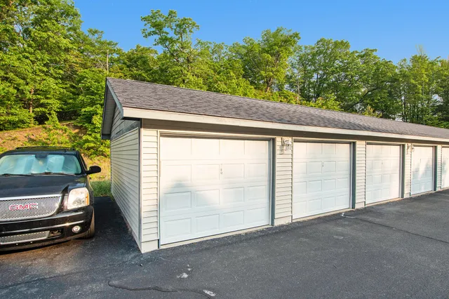 $194,900 | 18372 North Ridge Court, Unit 12, Spring Lake, MI 49456