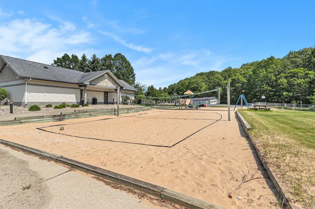 $194,900 | 18372 North Ridge Court, Unit 12, Spring Lake, MI 49456