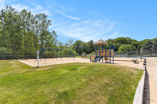 $194,900 | 18372 North Ridge Court, Unit 12, Spring Lake, MI 49456