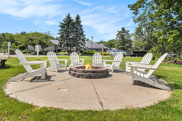 $194,900 | 18372 North Ridge Court, Unit 12, Spring Lake, MI 49456