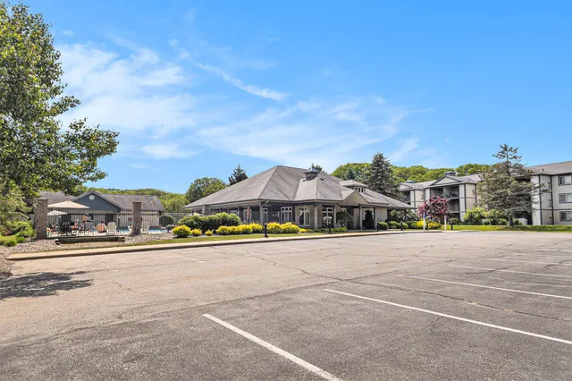 $194,900 | 18372 North Ridge Court, Unit 12, Spring Lake, MI 49456