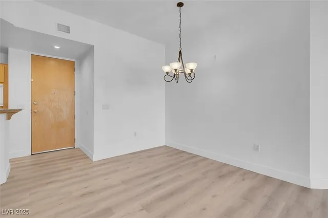 $1,450 | 75 East Agate Avenue, Unit 206, Las Vegas, NV 89123