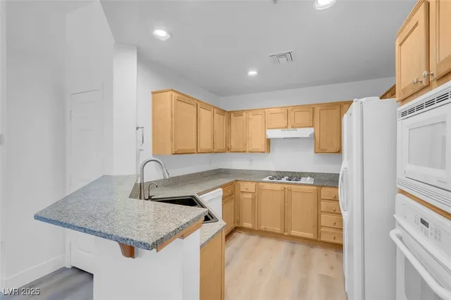 $1,450 | 75 East Agate Avenue, Unit 206, Las Vegas, NV 89123