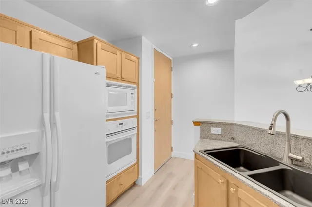 $1,450 | 75 East Agate Avenue, Unit 206, Las Vegas, NV 89123