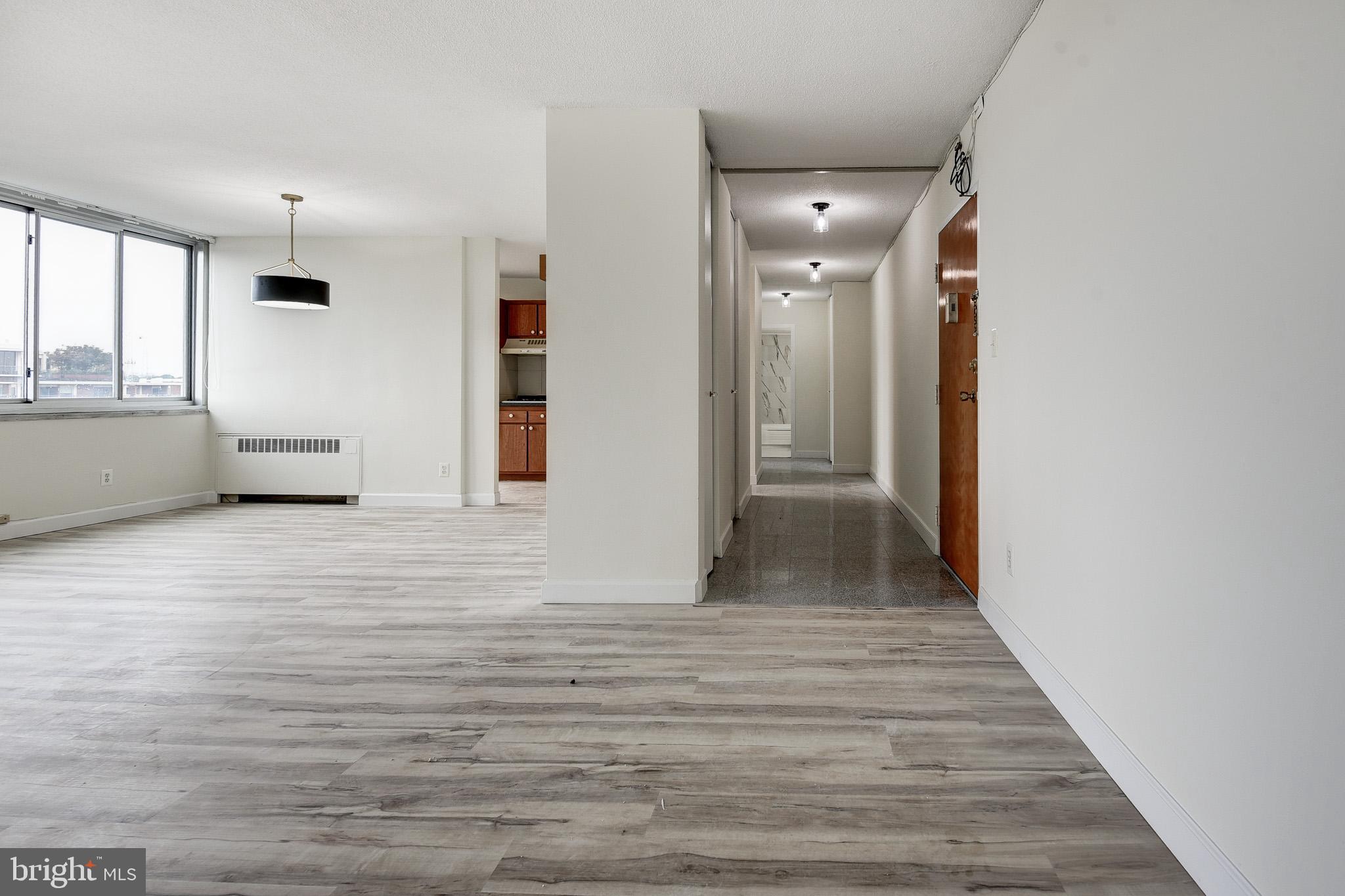 1301 South Arlington Ridge Road, Unit 811 Arlington, VA 22202 - Photo 6 of 23 Gallery Image 6