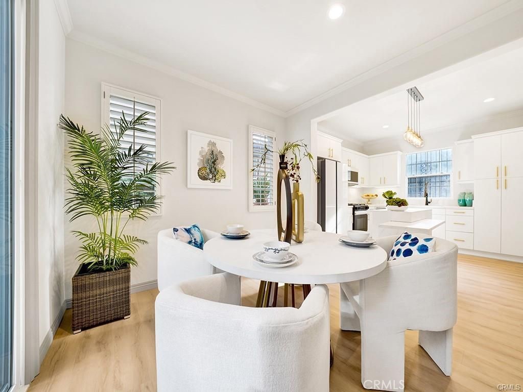 79 Modesto, Unit 96 Irvine, CA 92602 - Photo 13 of 35 Open Dining Area
