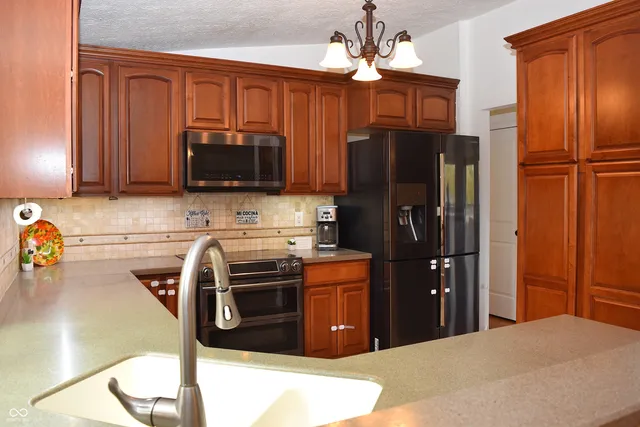 $350,000 | 8059 Harvest Lane, Indianapolis, IN 46256