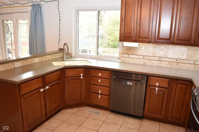 $350,000 | 8059 Harvest Lane, Indianapolis, IN 46256