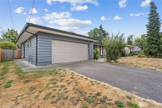 $599,950 | 1719 South 243rd Street, Des Moines, WA 98198