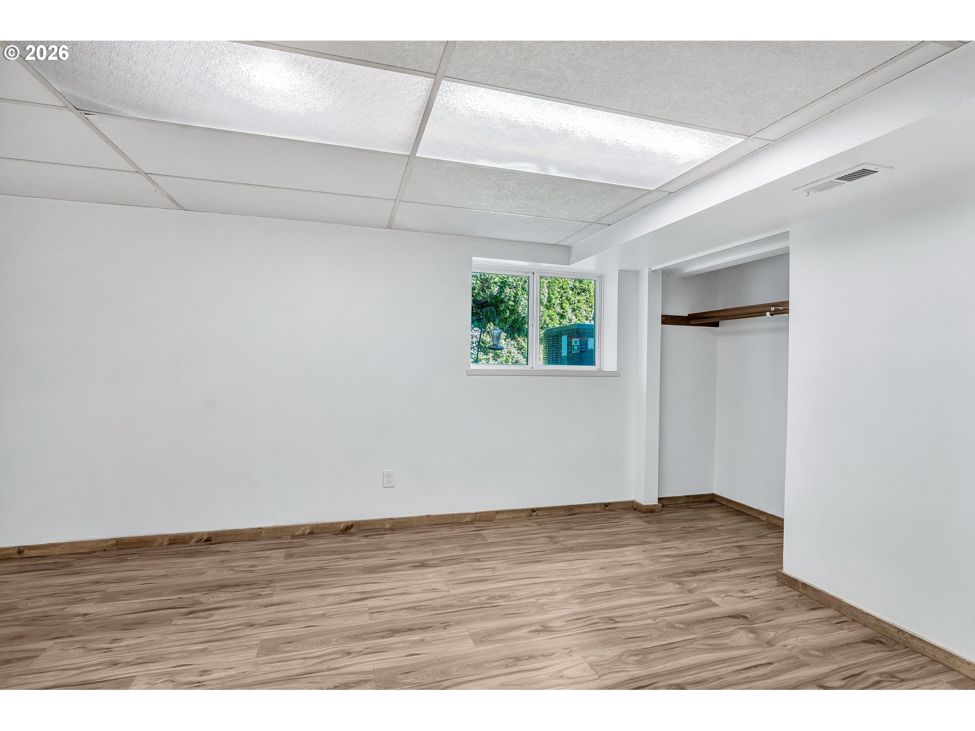 8025 Southwest Schiller Road Portland, OR 97225 - Photo 34 of 48