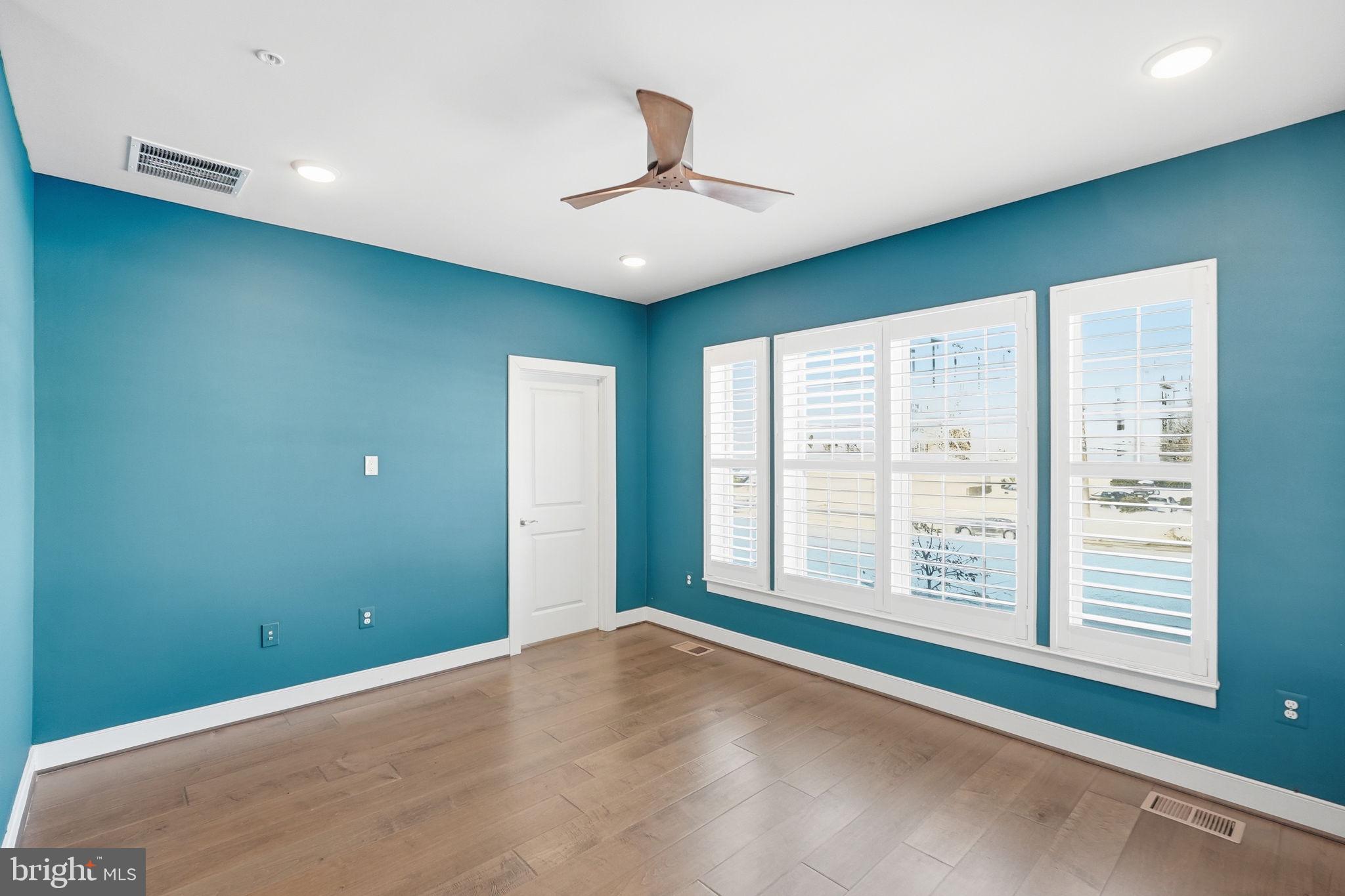 9540 Fields Road, Unit 9540 Gaithersburg, MD 20878 - Photo 8 of 30 Primary Bedroom