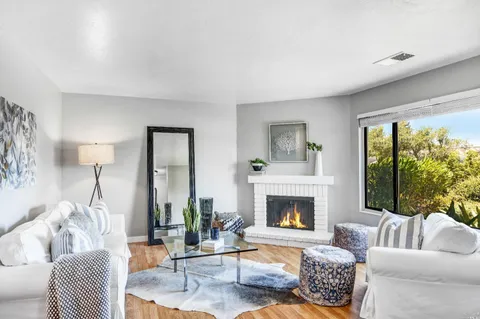 $575,000 | 2016 Clearview Circle, Benicia, CA 94510