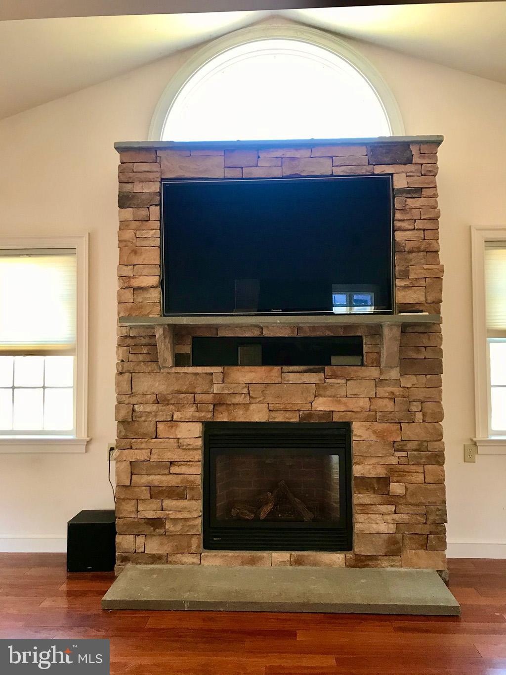 503 Taylor Avenue Reading, PA 19607 - Photo 5 of 24 Fireplace