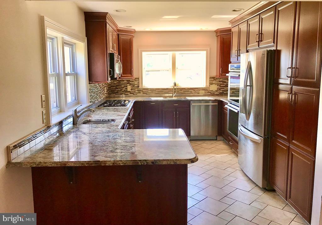 503 Taylor Avenue Reading, PA 19607 - Photo 8 of 24 Kitchen