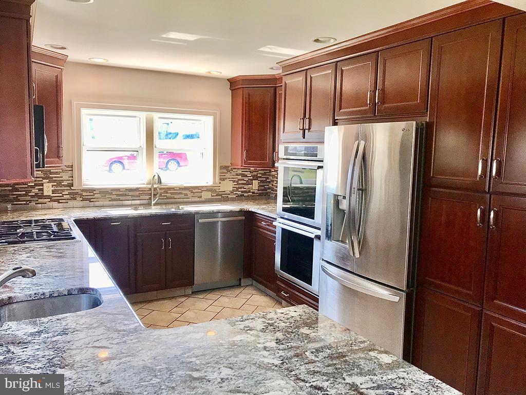503 Taylor Avenue Reading, PA 19607 - Photo 9 of 24 Kitchen