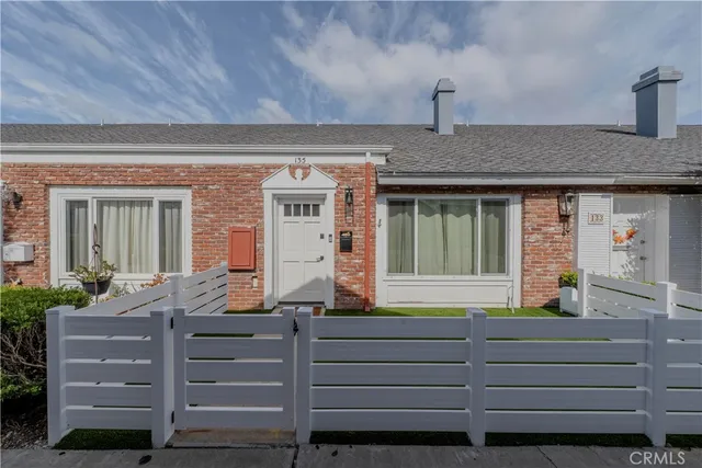 $919,000 | 135 Morristown Lane, Costa Mesa, CA 92626