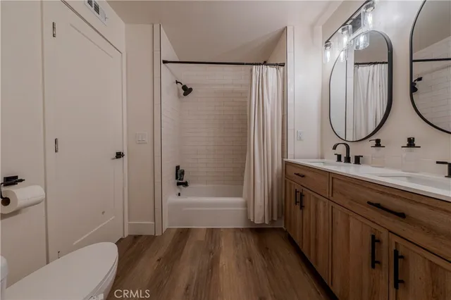 $919,000 | 135 Morristown Lane, Costa Mesa, CA 92626