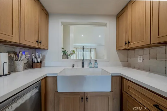 $919,000 | 135 Morristown Lane, Costa Mesa, CA 92626