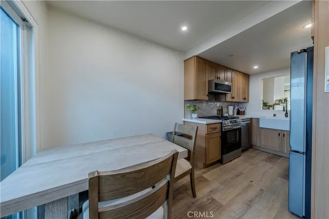 $919,000 | 135 Morristown Lane, Costa Mesa, CA 92626