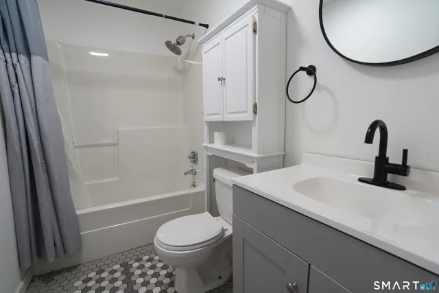 $2,800 | 29 Rita Avenue, Bridgeport, CT 06606