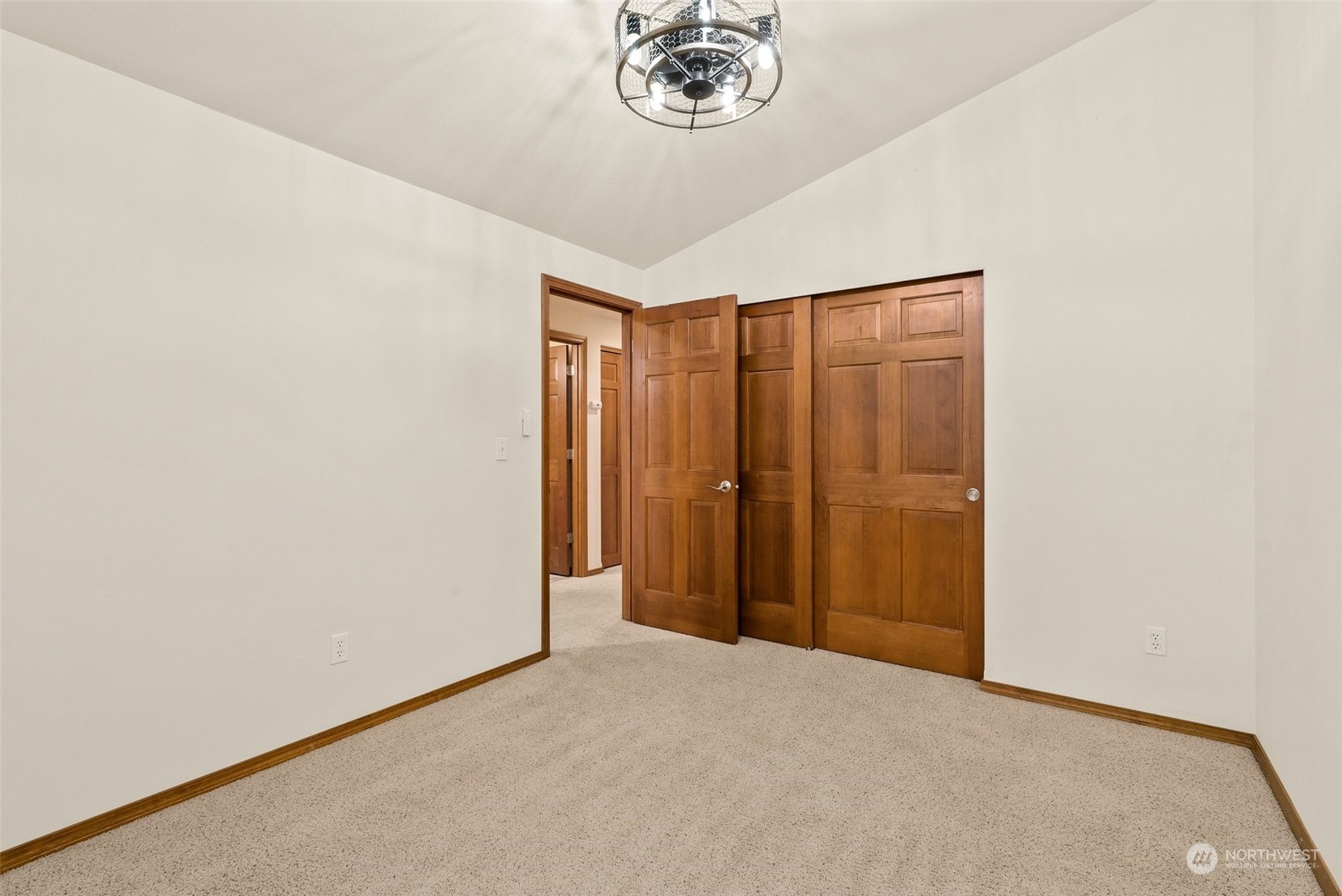 17116 Vail Loop Road Southeast Rainier, WA 98576 - Photo 18 of 40 Gallery Image 18
