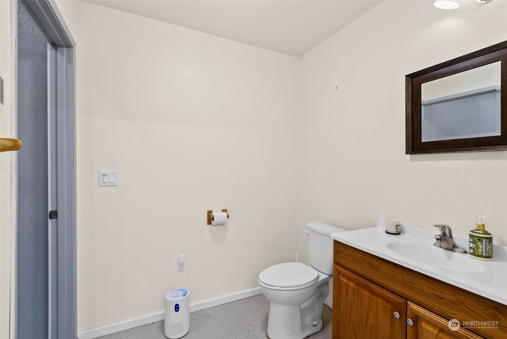 17116 Vail Loop Road Southeast Rainier, WA 98576 - Photo 34 of 40 Gallery Image 34