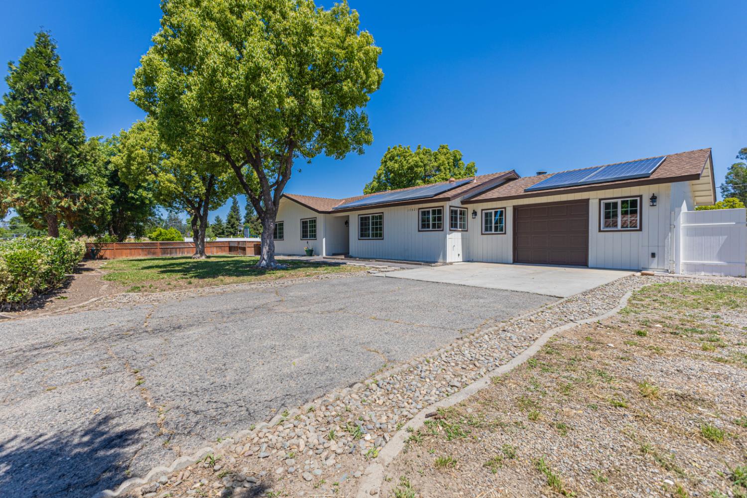 17925 Rodeo Drive Madera, CA 93638 - Photo 1 of 26 front view of a house with a yard