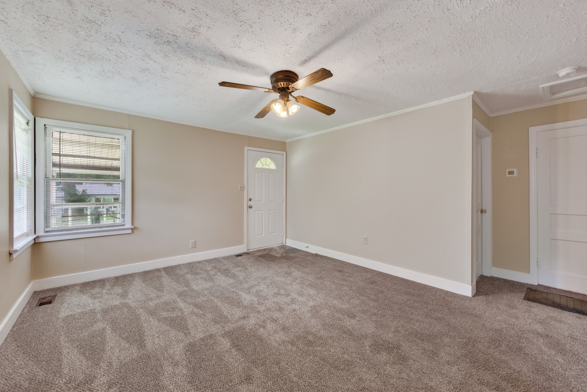 141 West Rossview Road Clarksville, TN 37040 - Photo 9 of 27 Gallery Image 9