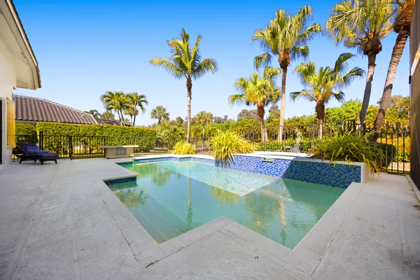 $9,500 | 10522 Stonebridge Boulevard, Boca Raton, FL 33498