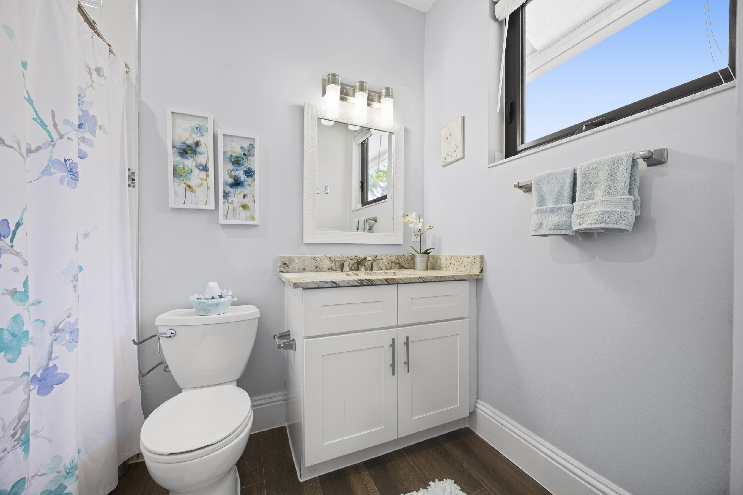 10522 Stonebridge Boulevard Boca Raton, FL 33498 - Photo 57 of 62 guest bathroom